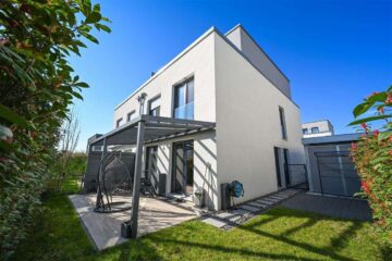 Provisionsfrei – Familientraum in Bad-Vilbel – neuwertige DHH in ruhiger Lage, 61118 Bad Vilbel, Doppelhaushälfte