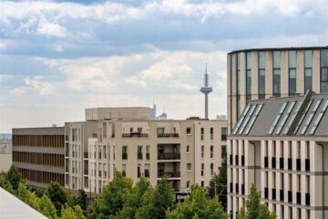 Top-3-Zimmer-Penthouse mit zwei Sonnenterrassen in zentraler Bestlage Frankfurt-Riedberg, 60438 Frankfurt, Penthousewohnung