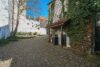 Historisches Anwesen in zentraler Lage von Friedberg – Wohnen & Investieren in perfekter Harmonie - Hofansicht Vorderhaus