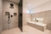 Puristische Luxus-Villa Bestlage Riedberg Westflügel - Badezimmer-- (UG)