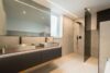 Puristische Luxus-Villa Bestlage Riedberg Westflügel - EnSuite Bad Master