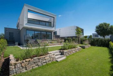 Luxuriöse Bauhaus-Villa in feiner Riedberg Westflügel-Lage, 60438 Frankfurt am Main, Villa