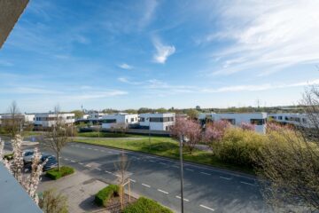 Exklusive Architekten-DHH mit Innenhof & großer Duplex-Garage Bestlage Frankfurt-Riedberg-Westflügel, 60438 Frankfurt am Main, Doppelhaushälfte