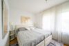 Modernisiertes, freistehendes EFH mit bis zu 3 ELW - Mehrgenerationenwohnen in Nieder-Eschbach - ELW 2 bzw. Gästezimmer - Sc...