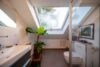Top-Reihenendhaus mit Wohlfühlcharakter in familienfreundlicher Lage von Frankfurt-Eschersheim - 2. Badezimmer im DG...