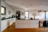 Exklusive Architekten-DHH mit Innenhof & großer Duplex-Garage Bestlage Frankfurt-Riedberg-Westflügel - Wohnen-Essen-Küche (EG)