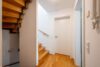 Exklusive Architekten-DHH mit Innenhof & großer Duplex-Garage Bestlage Frankfurt-Riedberg-Westflügel - Flur (OG)