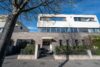 Exklusive Architekten-DHH mit Innenhof & großer Duplex-Garage Bestlage Frankfurt-Riedberg-Westflügel - Außenansicht - straßenseitig
