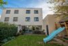 Exklusive Architekten-DHH mit Innenhof & großer Duplex-Garage Bestlage Frankfurt-Riedberg-Westflügel - Außenansicht - gartenseitig