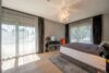 Wo Luxus den Himmel berührt – Privatsphäre, Panorama und Perfektion im Frankfurter Diplomatenviertel - Masterbedroom Terrasse