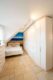 Private Oase über den Dächern Praunheims: Penthouse-Maisonette, traumhafter Dachgarten, Nidda-Auen - Gemütliches Schlafzimmer mi...