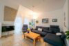 Private Oase über den Dächern Praunheims: Penthouse-Maisonette, traumhafter Dachgarten, Nidda-Auen - Wohnzimmerbereich mit neuwe...