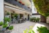 Modernisiertes, freistehendes EFH mit bis zu 3 ELW - Top Mehrgenerationenwohnen in Nieder-Eschbach - Terrasse mit Zugang zur Garage