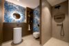 Traumhafter Skylineblick - Exklusives Penthouse mit Rooftop im Frankfurter Diplomatenviertel - Bad 2--